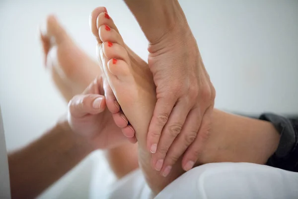 Chinese Medicine Practice Plantar Reflexology Session — Zdjęcie stockowe