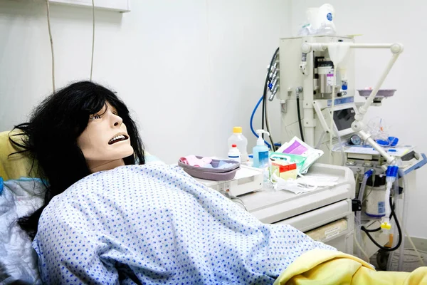 Training Healthcare Professionals Simulation Mannequin Reproduce Precise Clinical Situations — Stock Photo, Image