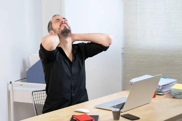 Man His Desk Neck Pain — Fotografia de Stock