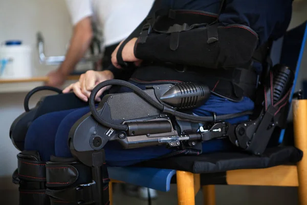 Post Stroke Neurological Rehabilitation Patient Paralysis Both Legs Using Bionic — Foto Stock