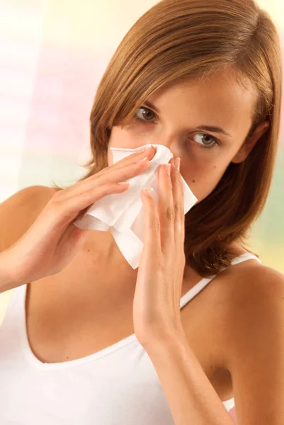 Jung Schön Mit Allergie — Stockfoto