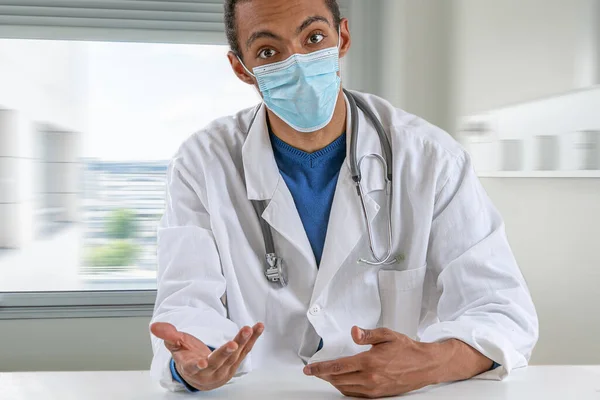 Consultation Doctor Front View Doctor Explaining Patient — Stockfoto