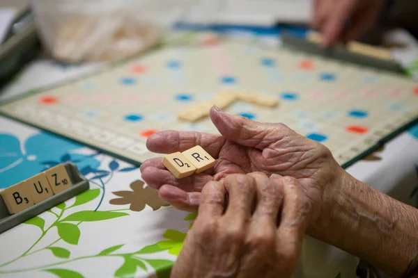 Elderly Person Playing Retirement Home — 스톡 사진