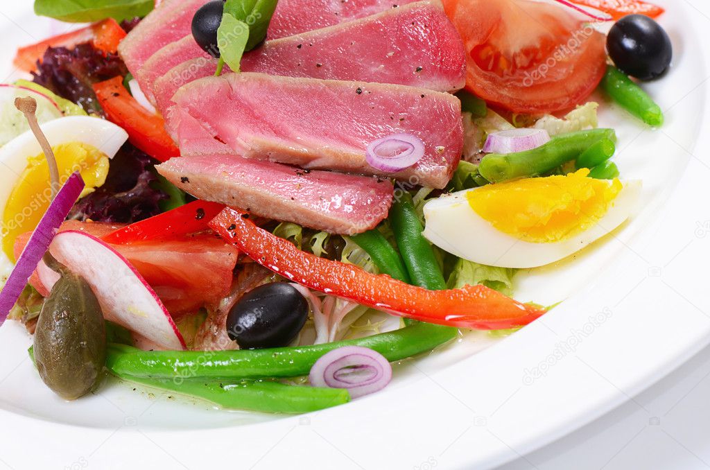 Nicoise with fresh tuna and vegetables