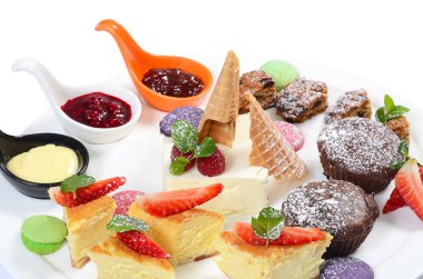 izole farklı tatlı tabağı