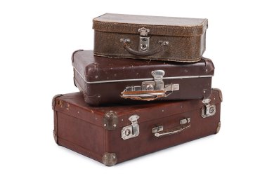 Beyaz arkaplanda izole edilmiş eski bavul