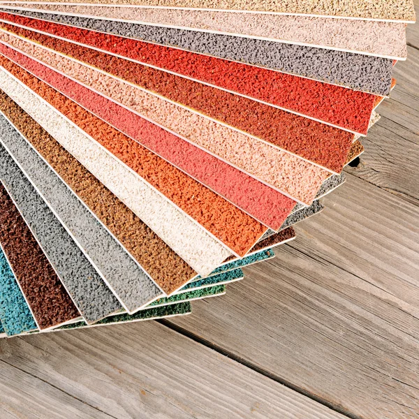 Paleta barev na dřevěné pozadí — Stock fotografie