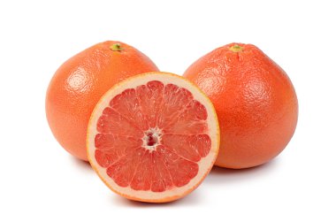 Beyaz arka plan üzerinde izole parlak greyfurt