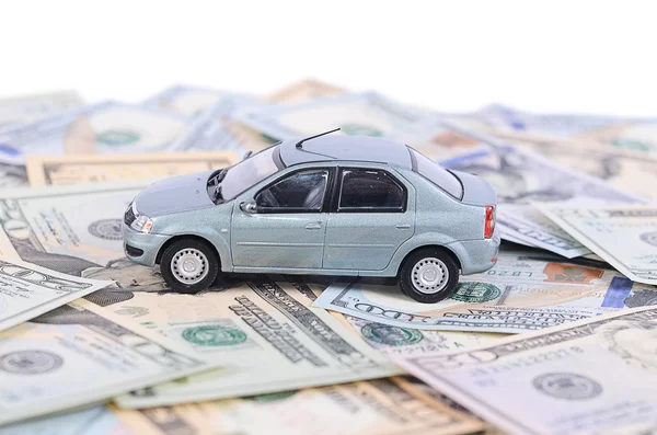 dolar faturaları üzerinde araba modeli