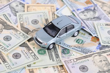 dolar faturaları üzerinde araba modeli