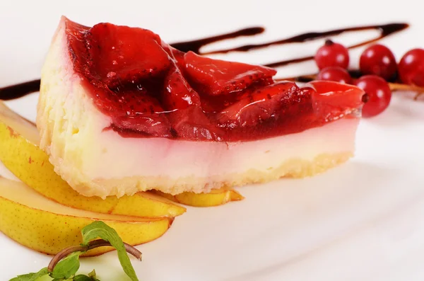 Tårta från shortcake degen med jordgubbe — Stockfoto