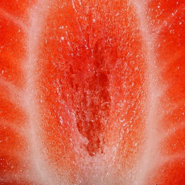 Fraise à moitié fraîche — Photo