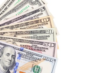 Dolar banknotları beyaz arkaplanda izole