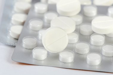 Tablet ambalaj içinde. tıbbi geçmişi