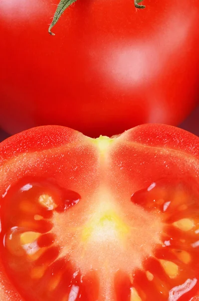 Los tomates rojos frescos cortados —  Fotos de Stock