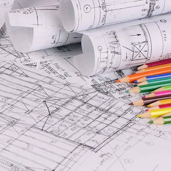 色鉛筆が付いている家のプロジェクト — ストック写真