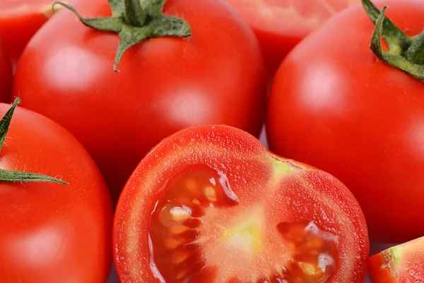 De rode verse tomaten gesneden. macro — Stockfoto