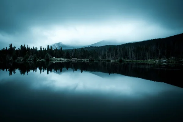 Foggy morning on a Lake — Stok Foto