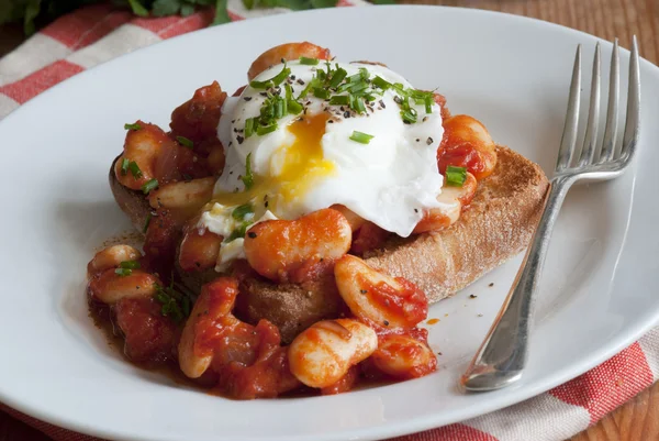 yumurta ve tost fasulye