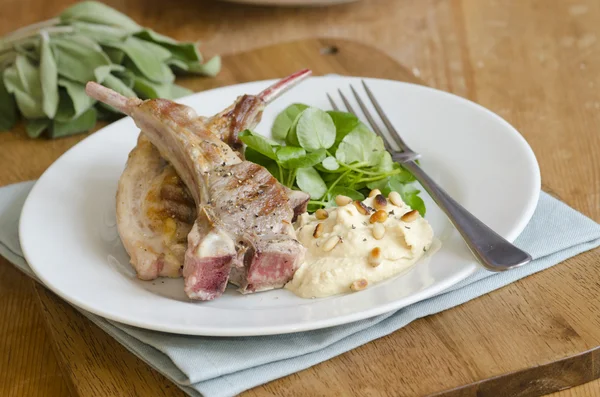 Chuletas de cordero a la plancha — Foto de Stock