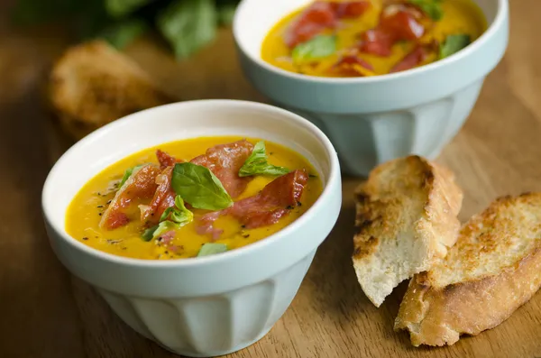 Gekühlte Melonensuppe — Stockfoto