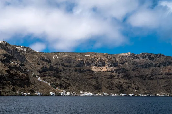 Witte Architectuur Van Het Eiland Santorini Aan Kust Aan Voet — Stockfoto