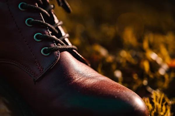 Moda Otoño Para Mujeres Primer Plano Zapatos Cuero Color Burdeos —  Fotos de Stock