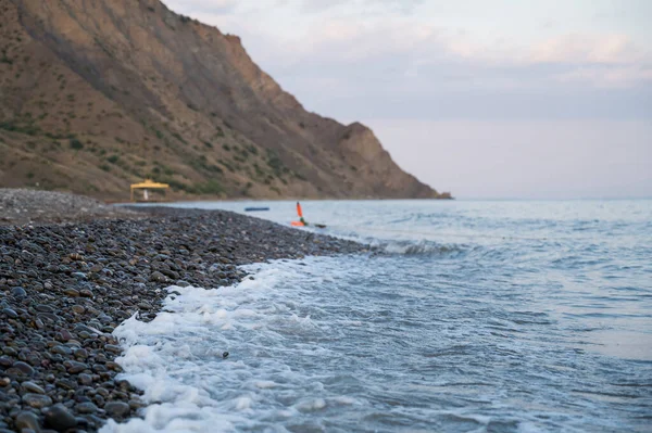 Scenic Landscape Pebbled Beach Black Sea Twilight Mountain Background — Stockfoto