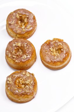 Bisküvi altında fındık krema