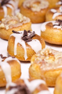 krema altında bisküvi