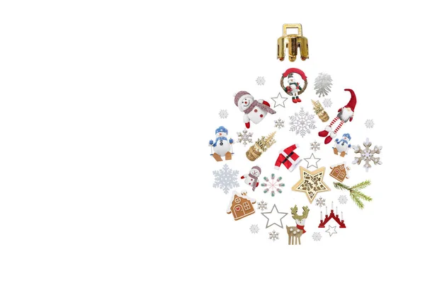 Dekoratif elementlerden Noel balonu. Üst Manzara. Noel konsepti. Yeni yıl. Noel balosu
