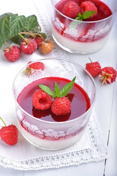 Raspberry pannacotta — Stock Photo, Image