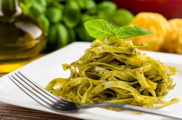 Tagliatelle au pesto — Photo