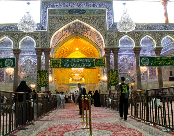 El santuario del Imam Hussein en Karbala — Foto de Stock