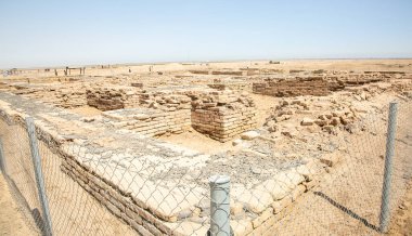 Dhi Qar Valiliği 'nin güneyindeki Ur antik kenti için resim, bazı harabeler ve eski şehrin bir kısmını gösteriyor.