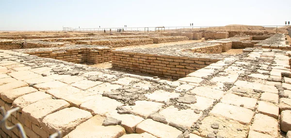 古代都市のための写真私たちの南にIrqのチQar州知事で いくつかの遺跡や旧市街の一部を示しています — ストック写真