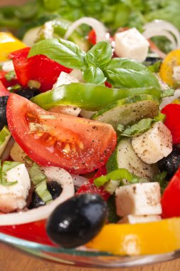 Yunan salatası hizmet