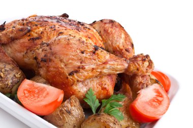 kavrulmuş patates ile kavrulmuş tavuk