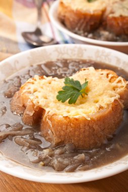 plaka soğan çorbası