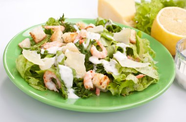 Sezar salata karides 