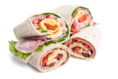 tortilla sarılmış sandviç alır