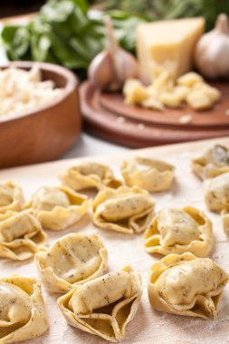 ham doldurulmuş makarna