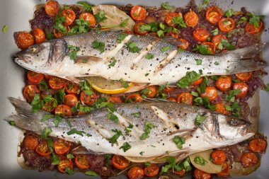 Pişmiş deniz kabuğu balığı.