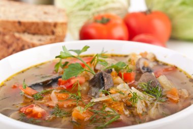 lahana ve mantar çorbası