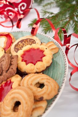 çeşitli Noel kurabiyeleri yığını