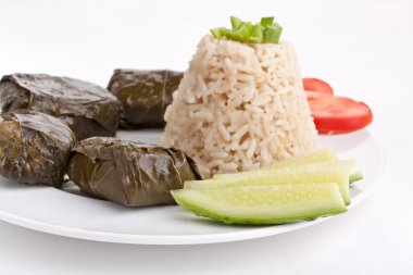 pirinç ile üzüm yaprakları