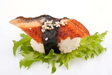 füme yılan balığı suşi