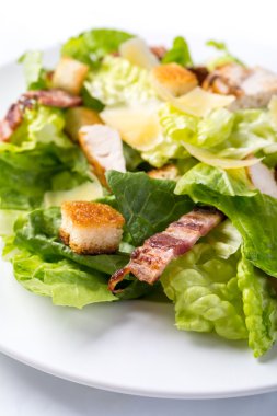 geleneksel Sezar salatası