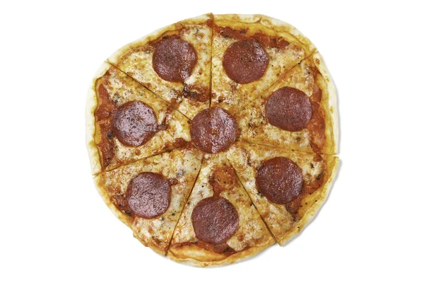 Geschnittene Salami-Pizza — Stockfoto
