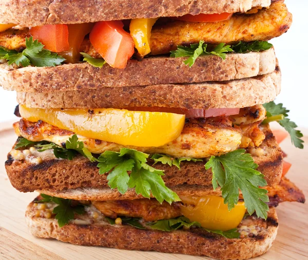 Tower of grilled chicken sandwiches — Stock Photo, Image